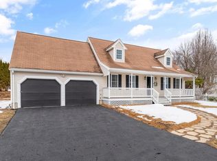 12 Adelaide Cir, Worcester, MA 01606
