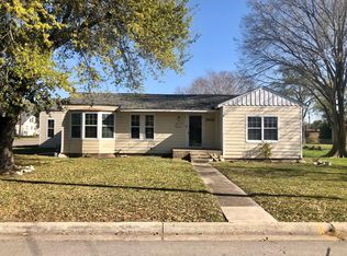 1202 E Trinity St, Victoria, TX 77901