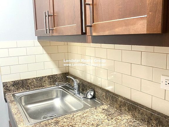 5th image of 4031 N Kenmore Ave APT 205