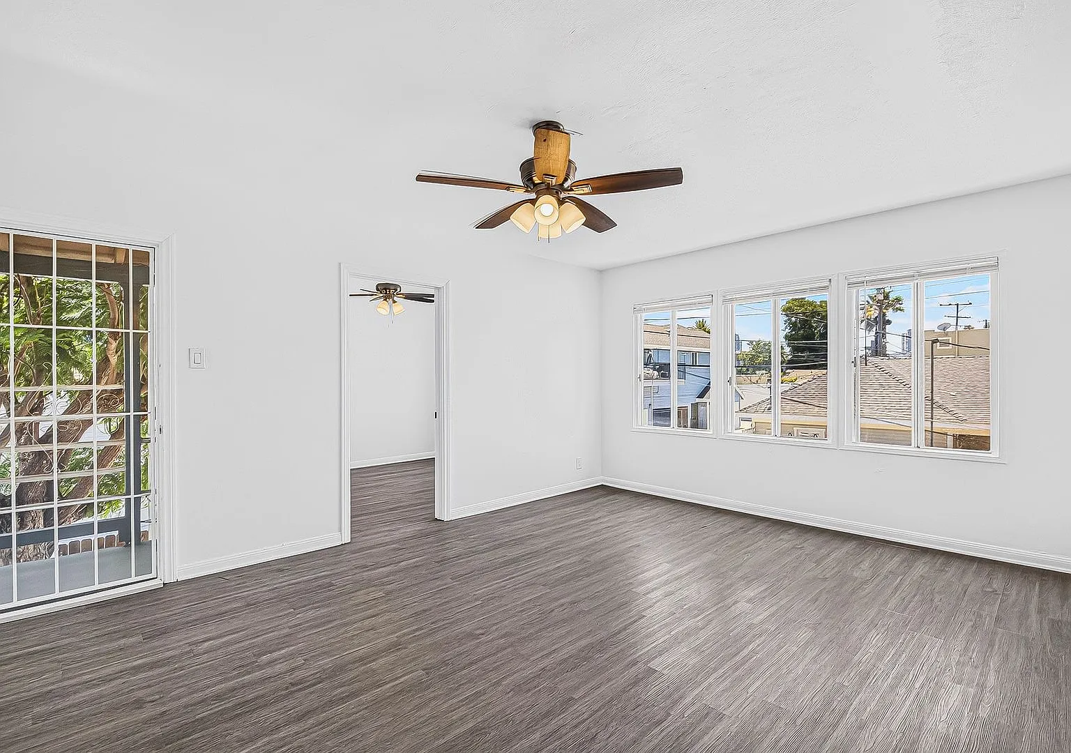 530 W 9th St — Photo 3