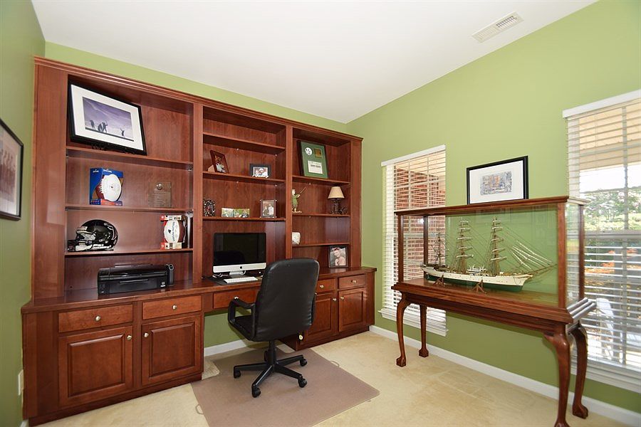 2nd image of 104 Weeping Spring Dr