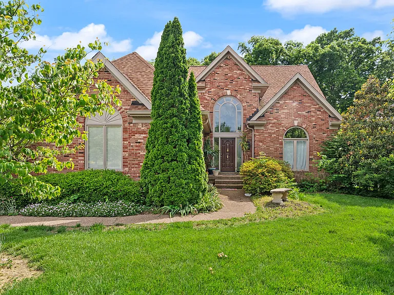 Mallet Hill Dr — Photo 1