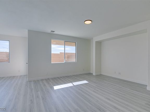 5th image of 9279 Cabin Cove Ave