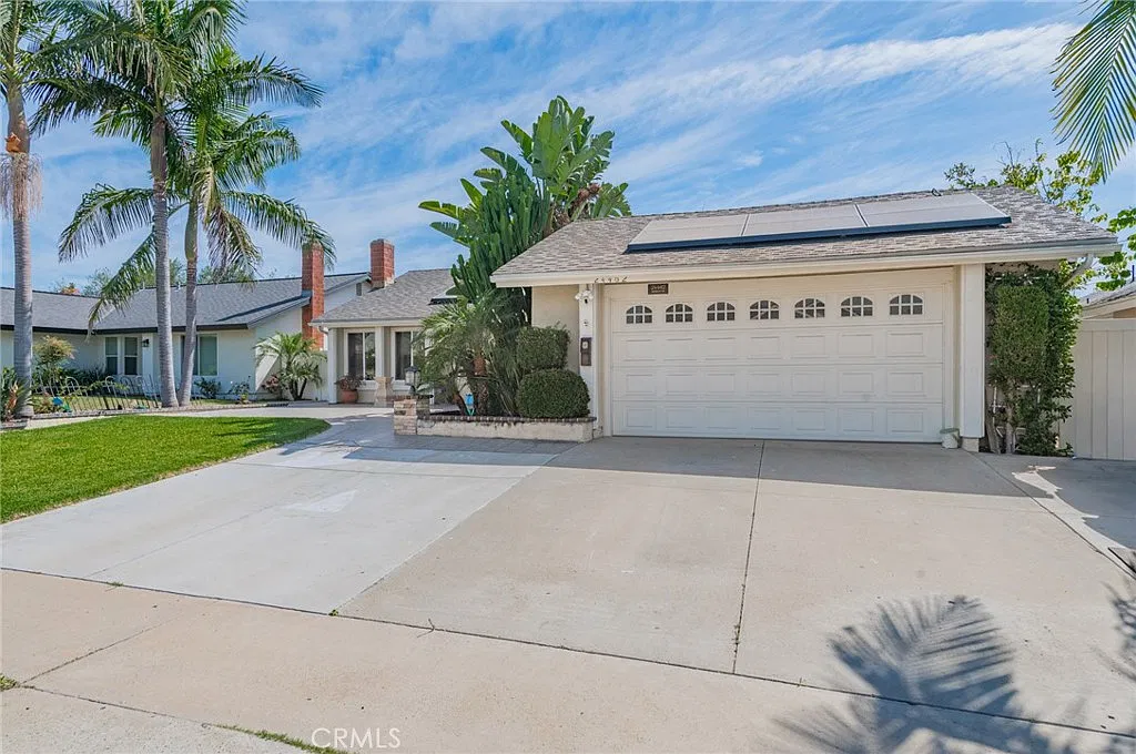4 bed, 3.5 bath, 2832 sqft, $7,100 — Photo 3