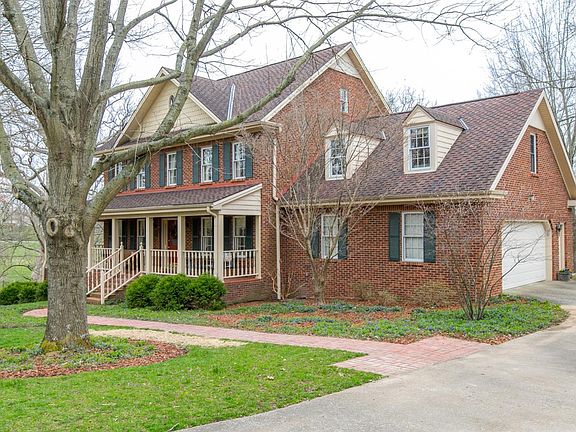 4th image of 200 Farmbrook Cir