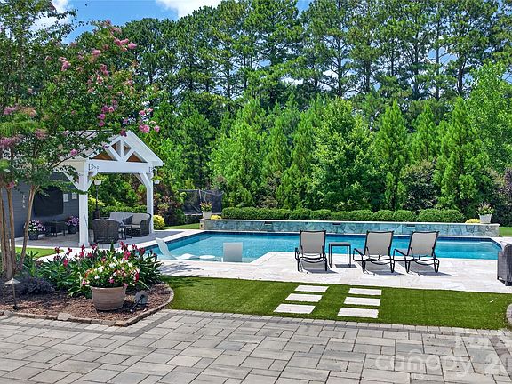 2nd image of 5110 Harwich Cir