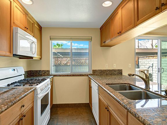 5th image of 2252 N Indian Canyon Dr Unit I