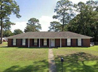 6404 J F Douglas Dr, Ocean Springs, MS 39564