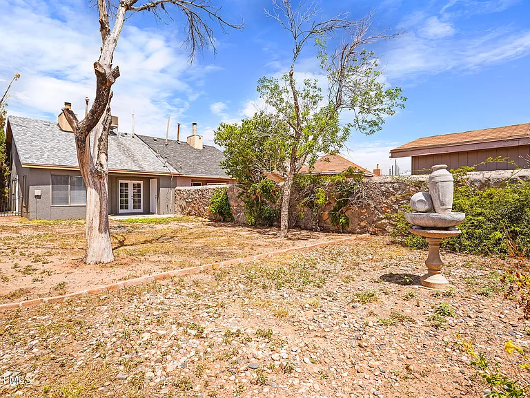 10720 Chert St — Photo 27