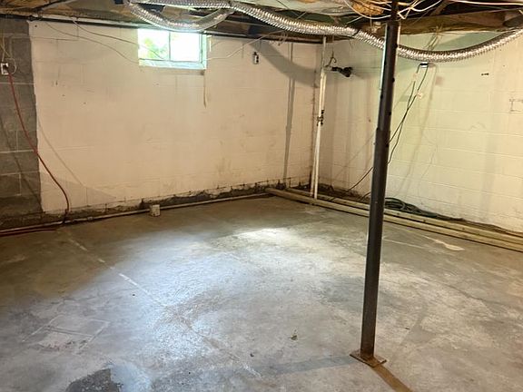 2nd image of 3571 Sandusky Rd