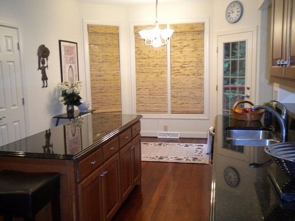 3rd image of 136 Hemlock Dr