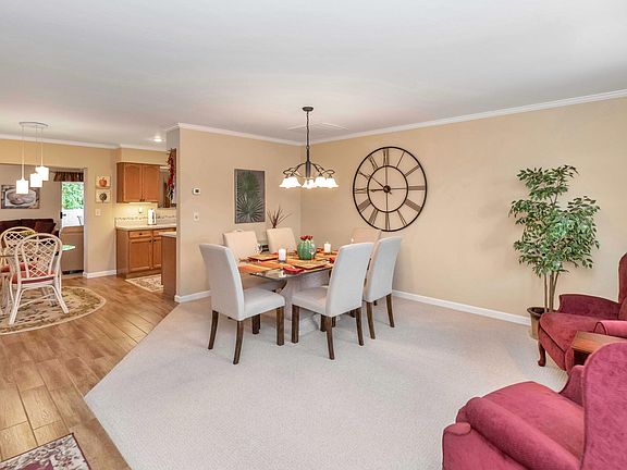 3rd image of 10926 W Roundelay Cir