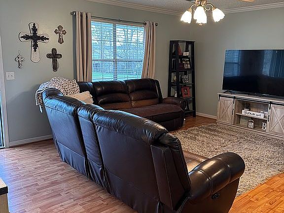 4th image of 8145 Iris Rd