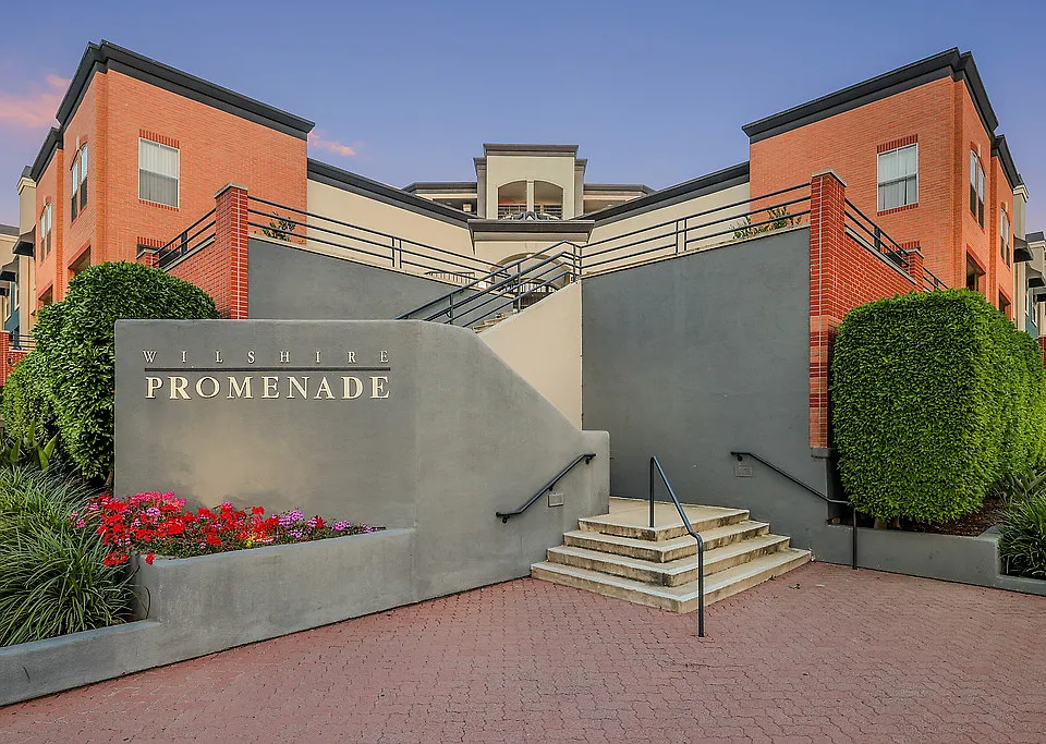 Wilshire Promenade