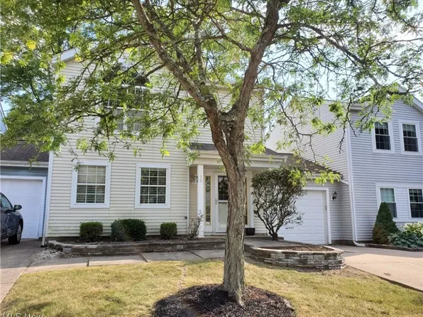 50 Woodbury Ln #78, Northfield, OH 44067