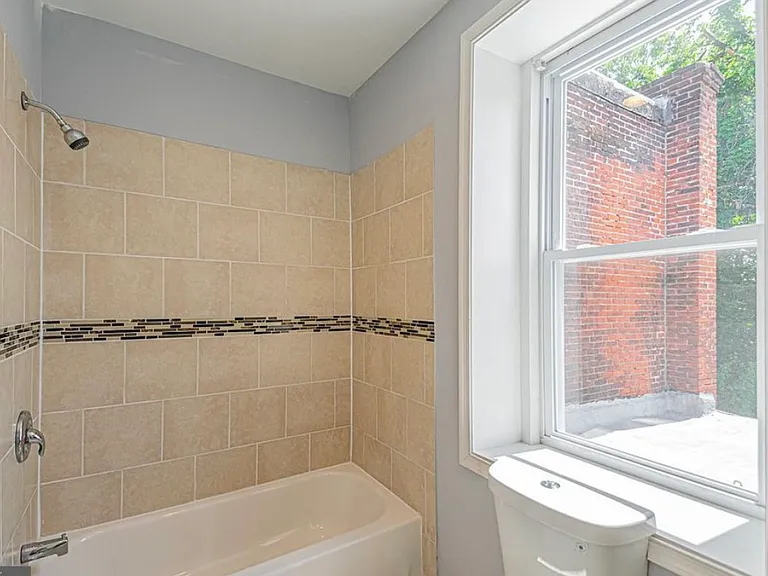 5102 Larchwood Ave #3 — Photo 9