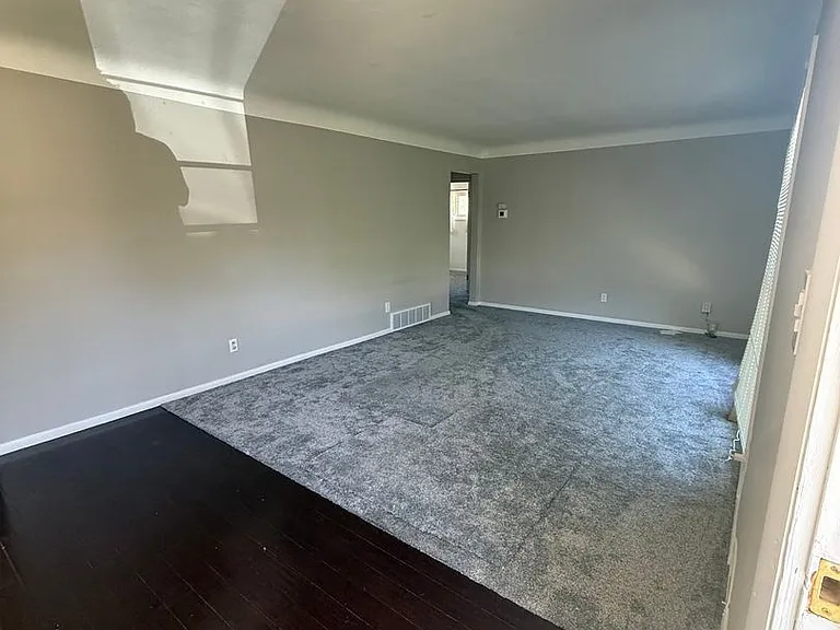 6840 Middlebrook Blvd — Photo 8