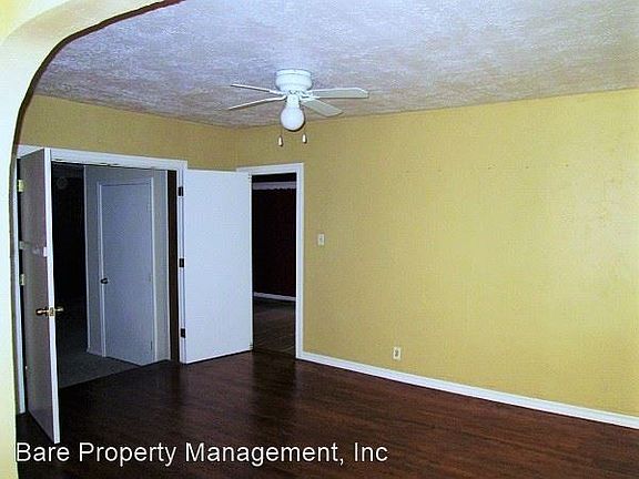 3rd image of 915 Miller Ave