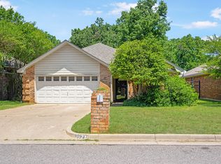 3921 Wentworth Dr, Arlington, TX 76001