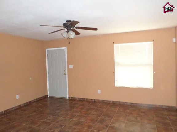 4th image of 901 S Manzanita St