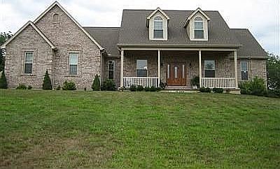 Beautiful Home in Crittenden, only 1 mile off of 75 with first floor master!