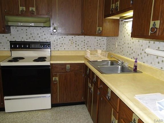 5th image of 630 Tyron Ave