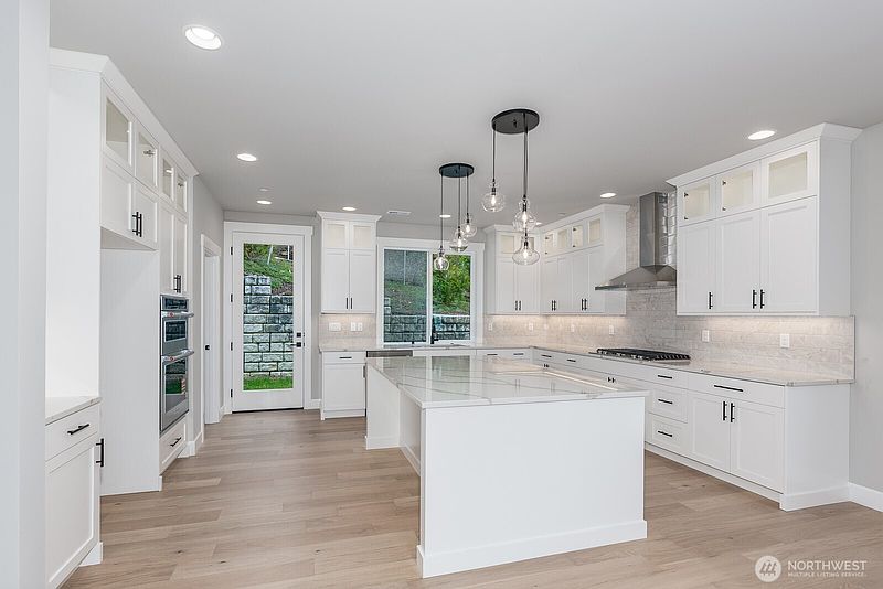4th image of 20316 94th Drive NE