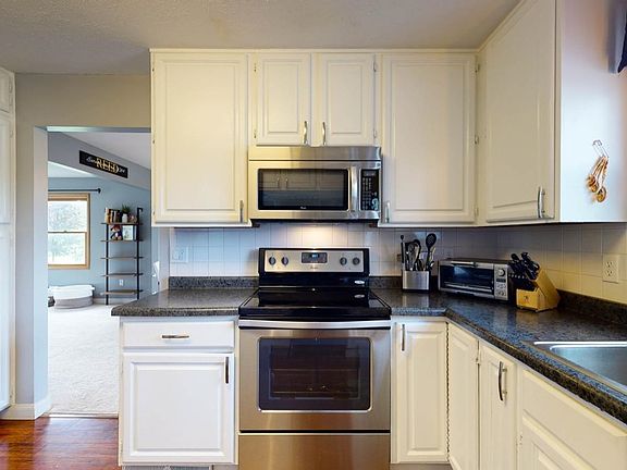 2nd image of 8237 Paddington Ct