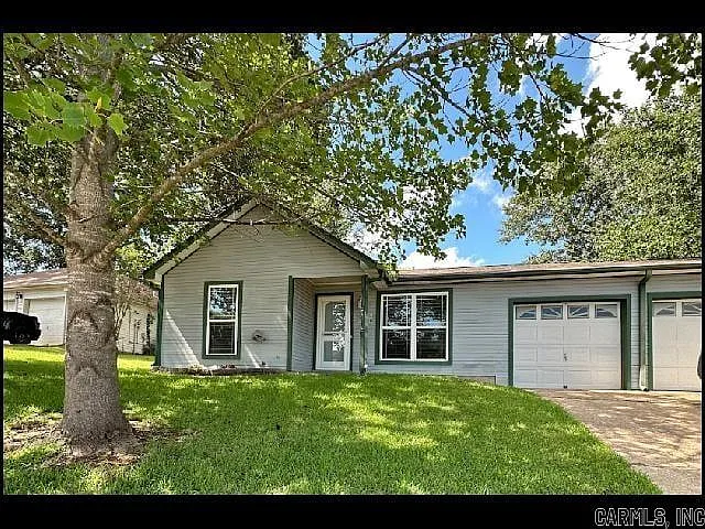3 bed, 2.0 bath, 1206 sqft, $1,495 — Photo 1