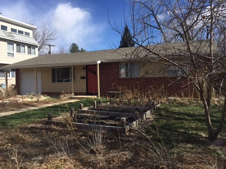3325 Martin Dr