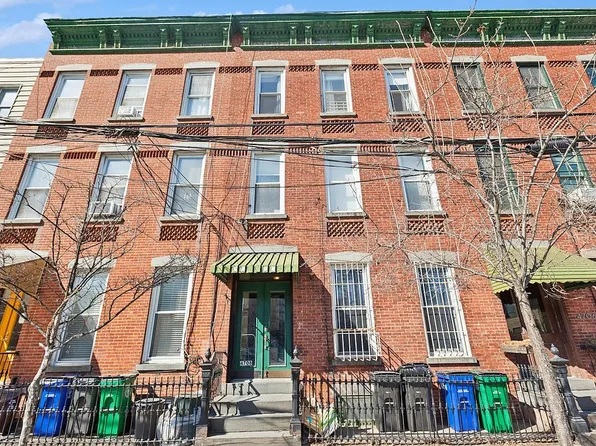 4708 11th St, Long Island City, NY 11101