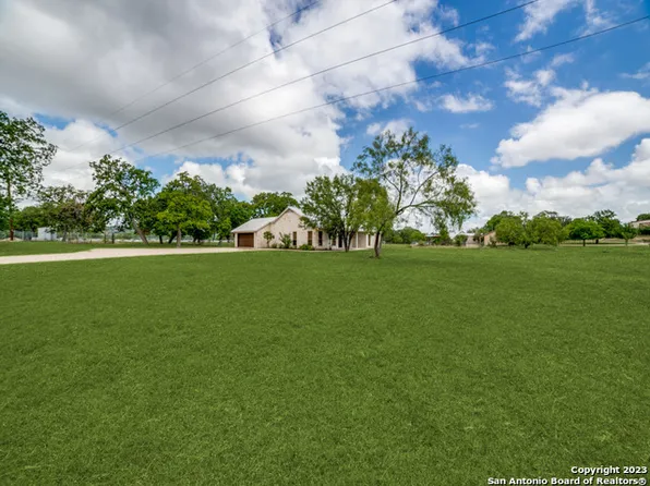 375 ORCHARD PARK BLVD, Medina, TX 78055