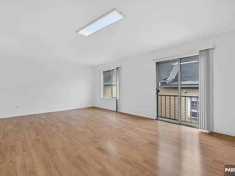 485 Broadway — Photo 3