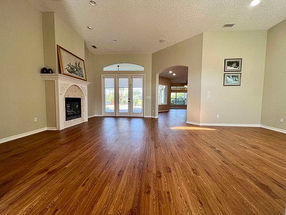 5th image of 505 Pebble Brook Dr