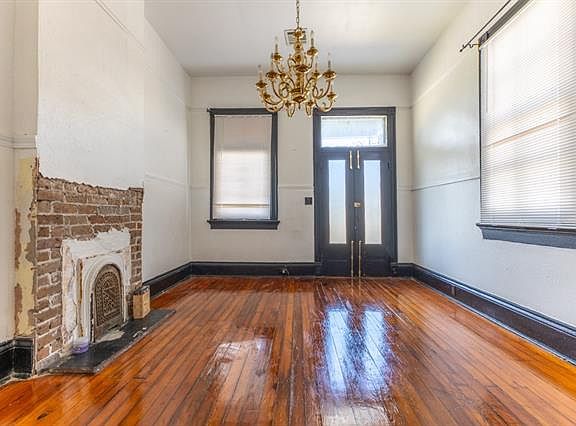 5th image of 535 Tricou St