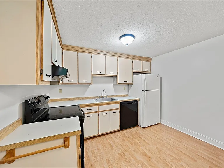1810 Skyline Dr — Photo 6