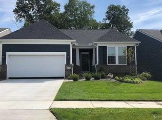 38746 Chasewood Ct, Farmington Hills, MI 48335