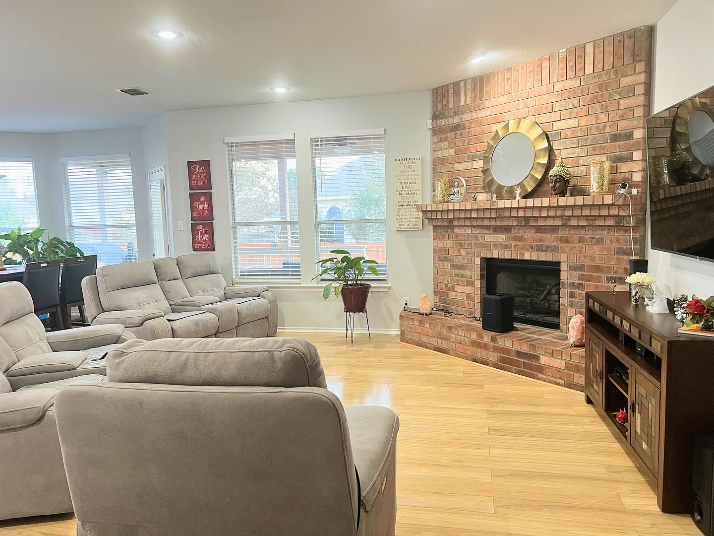 Move-In Special. off the first full month's rent with a 12-month lease — Photo 4