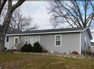 1100 N 4th Ave E, Newton, IA 50208