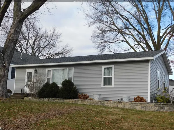 1100 N 4th Ave E, Newton, IA 50208