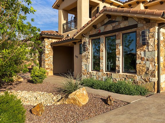 3rd image of 385 E Entrada Dr
