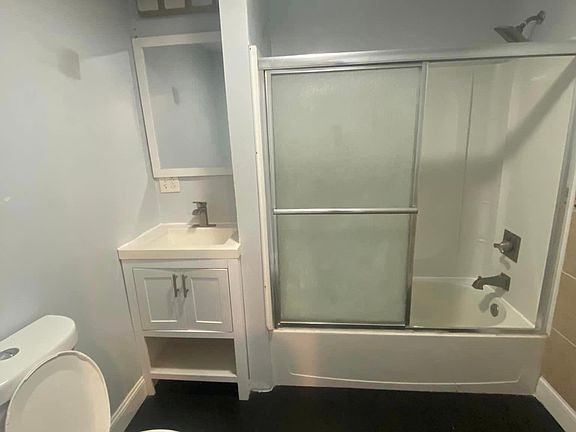 3rd image of 585 Crescent St #2