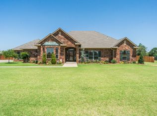 9933 SW 35th St, Yukon, OK 73099