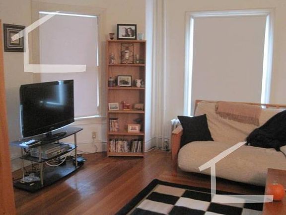 5th image of 79 Thorndike St #1