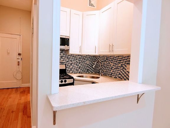 3rd image of 321 E 66th St #1ONEJ
