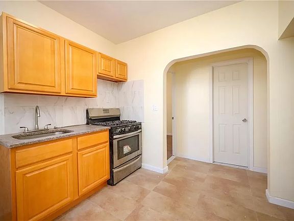 4th image of 865 45th St Floor 1