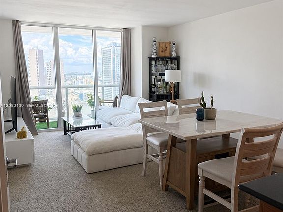 3rd image of 50 Biscayne Blvd APT 3205