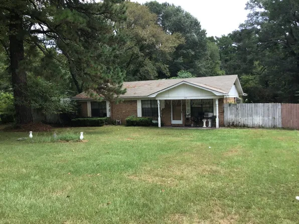 2001 Buchanan Rd, Texarkana, TX 75501