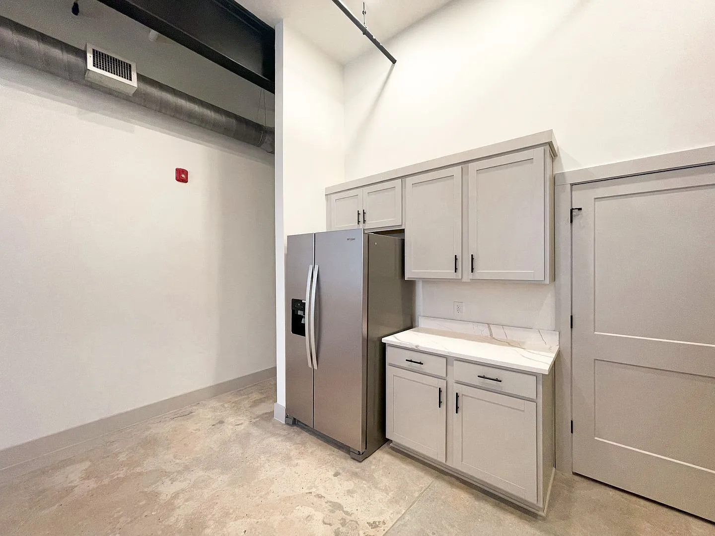 1 bed, 1.0 bath, 667 sqft, $1,325 — Photo 3