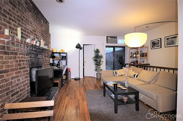 Rented by City Connections Realty | media 33